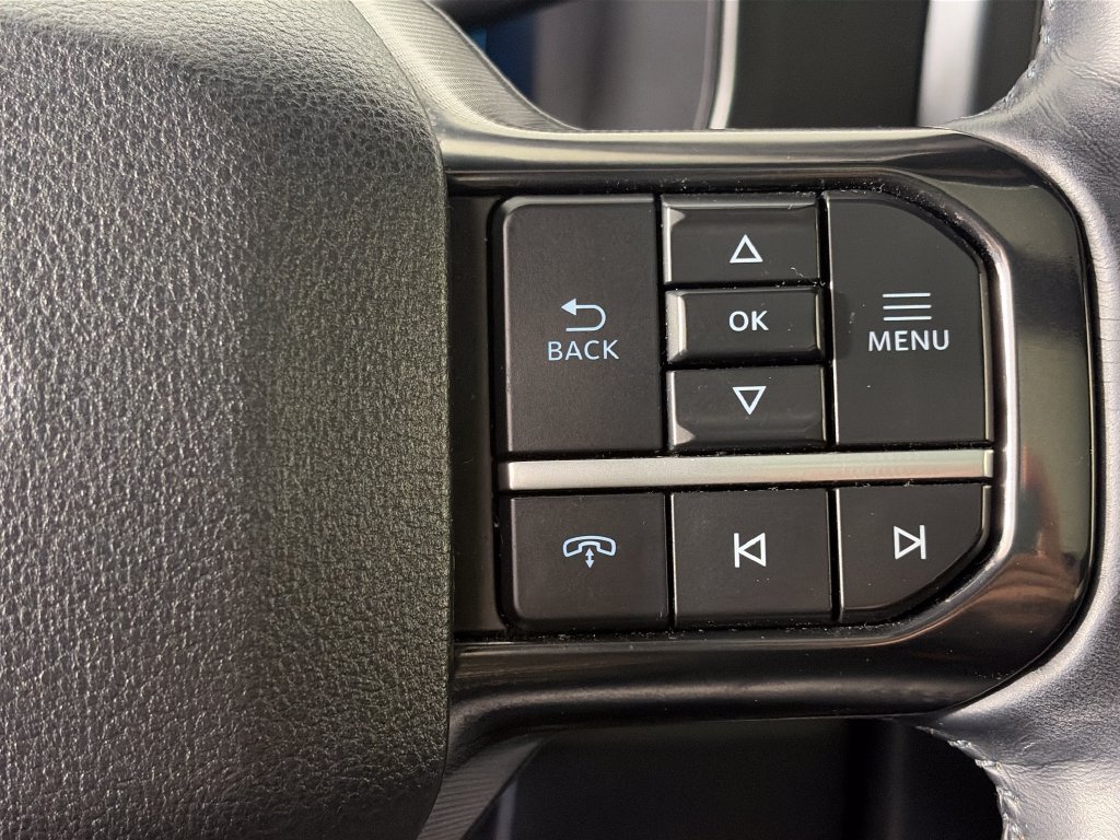 Certified 2025 Ford F350 Platinum w/ Tremor Off-Road Package AWD/4WD image 18