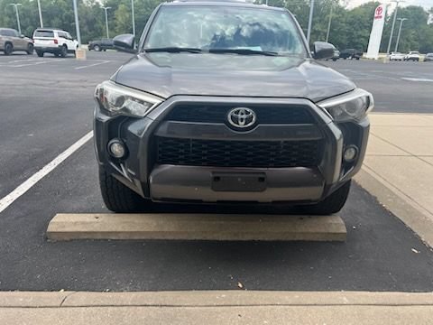 Used 2017 Toyota 4Runner SR5 AWD/4WD image 8