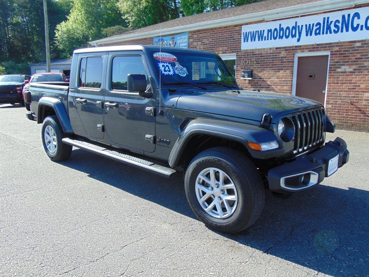 Used 2023 Jeep Gladiator Sport AWD/4WD image 3