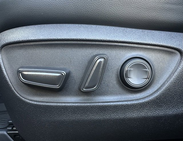 Used 2022 Toyota Highlander XLE image 14