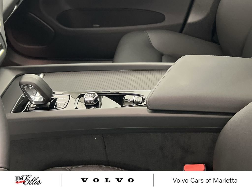 New 2025 Volvo XC60 B5 Core w/ Climate Package image 22
