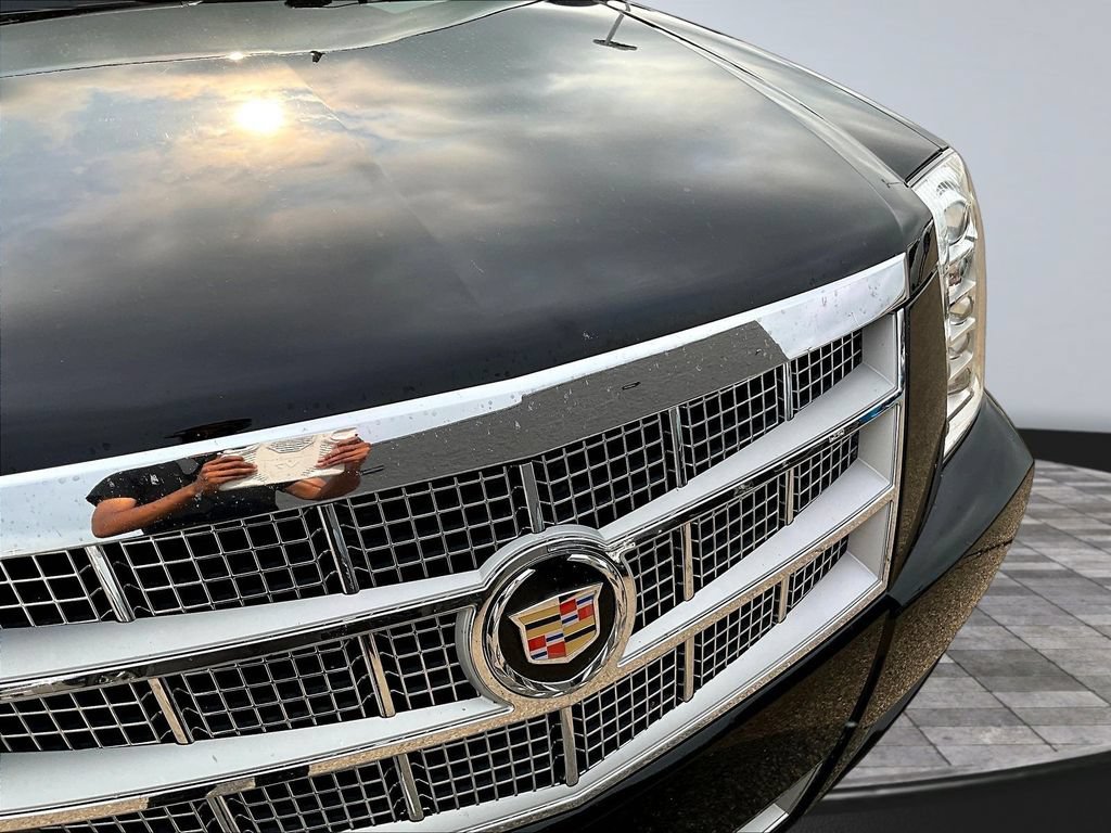 Used 2013 Cadillac Escalade Platinum AWD/4WD image 32