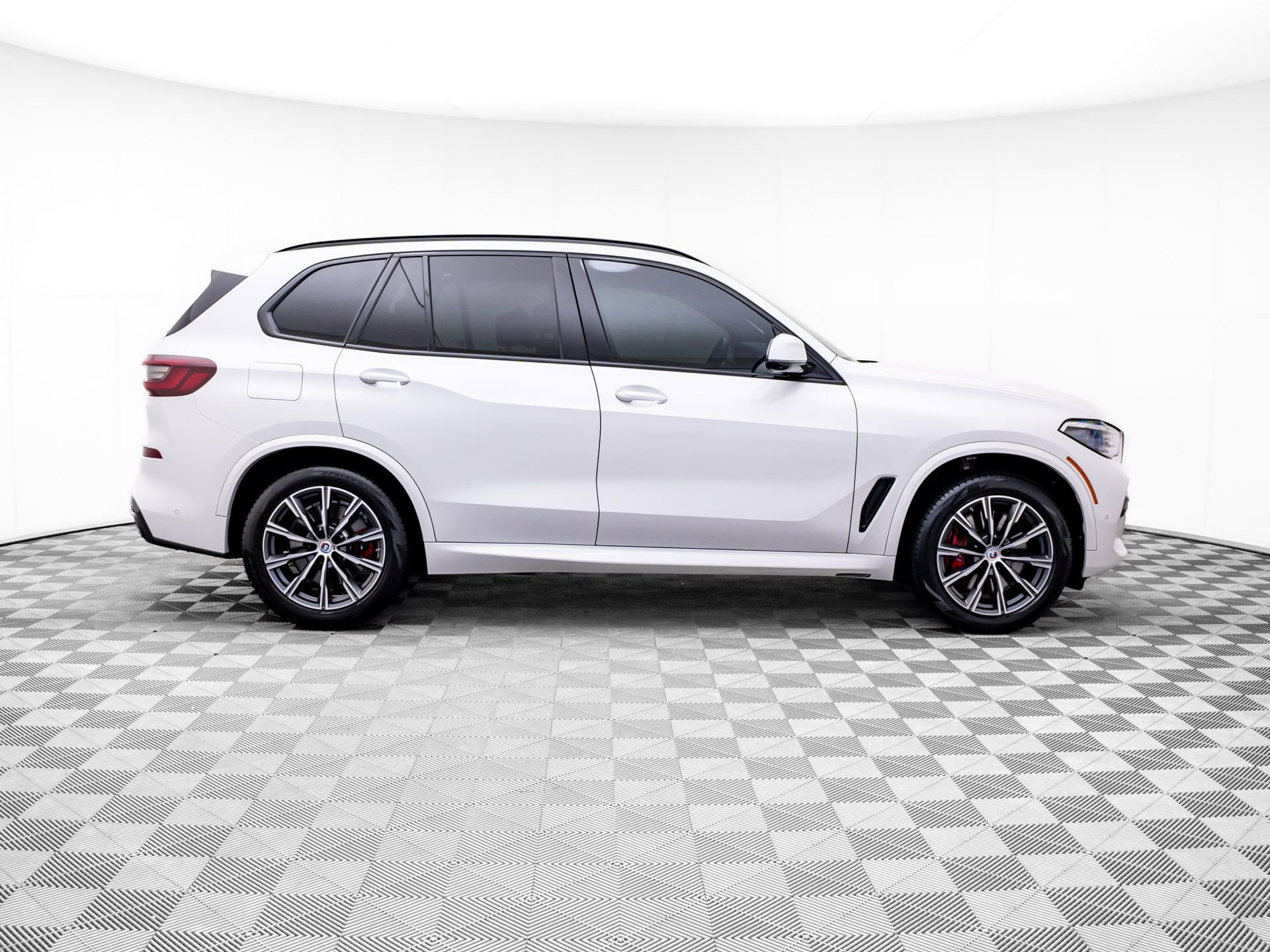Certified 2023 BMW X5 M50i w/ Executive Package image 6