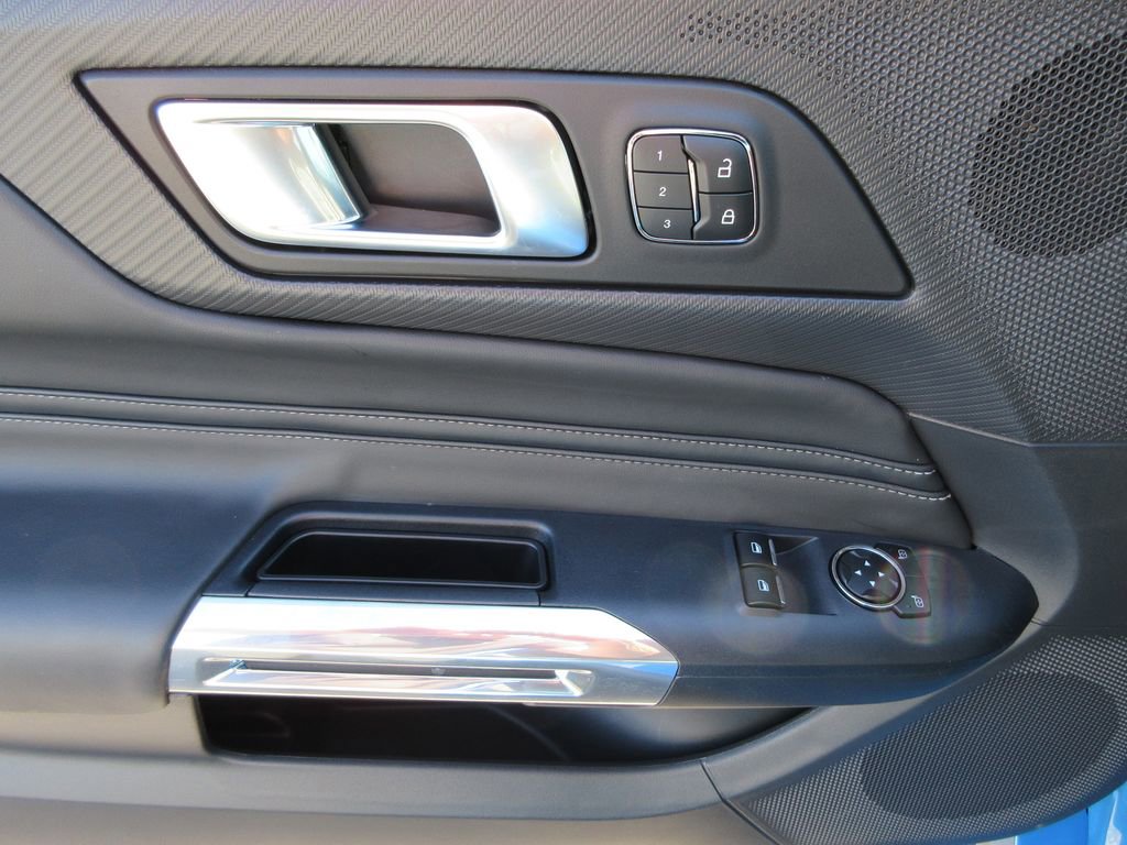 Used 2025 Ford Mustang GT Premium image 15