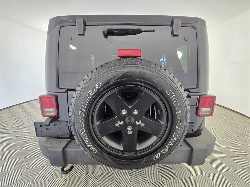 Used 2015 Jeep Wrangler Unlimited Sahara image 10