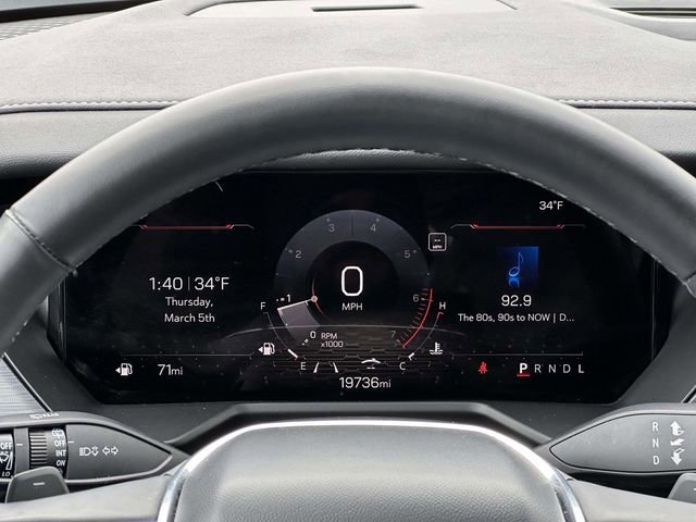 Used 2025 GMC Acadia Elevation image 25