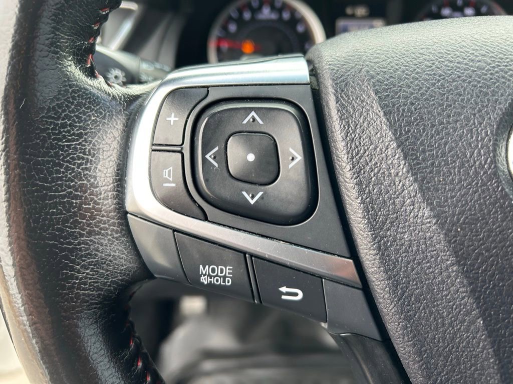 Used 2016 Toyota Camry SE image 12