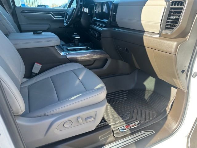 Used 2024 Chevrolet Silverado 1500 LTZ image 27