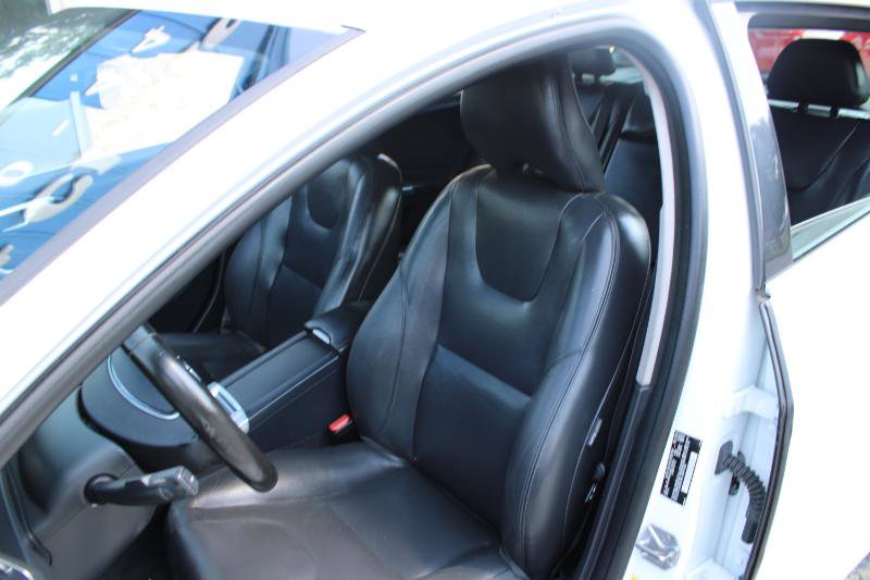 Used 2017 Volvo V60 T5 Premier w/ Convenience Package image 12