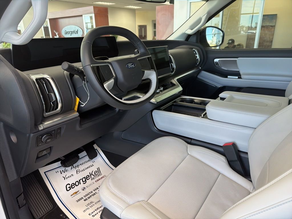 New 2025 Ford Expedition Platinum w/ Driver's Package image 8