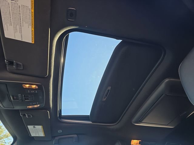 Certified 2025 Toyota Sienna XSE image 31