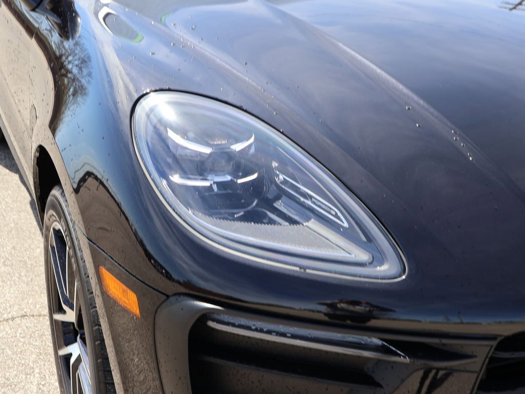 Certified 2023 Porsche Macan image 14