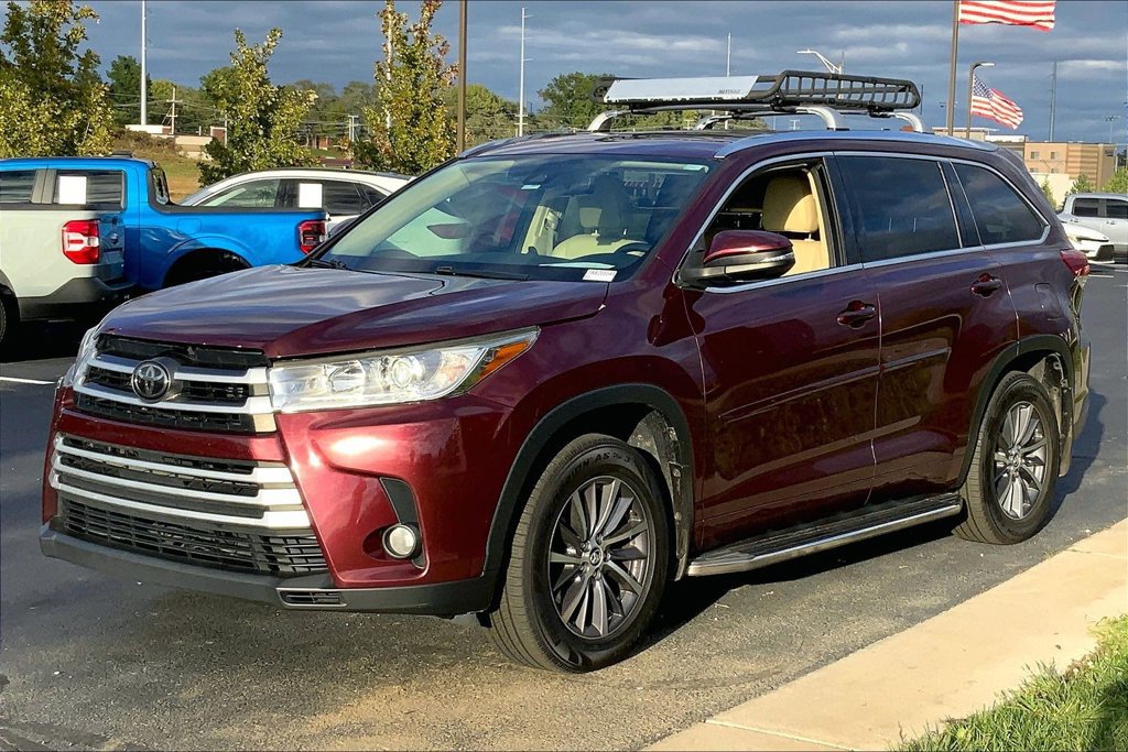 Used 2017 Toyota Highlander XLE AWD/4WD image 5