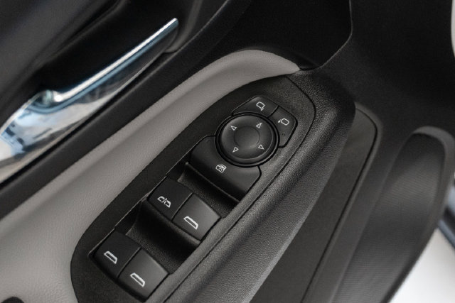 Used 2024 Chevrolet Equinox LS FWD image 13