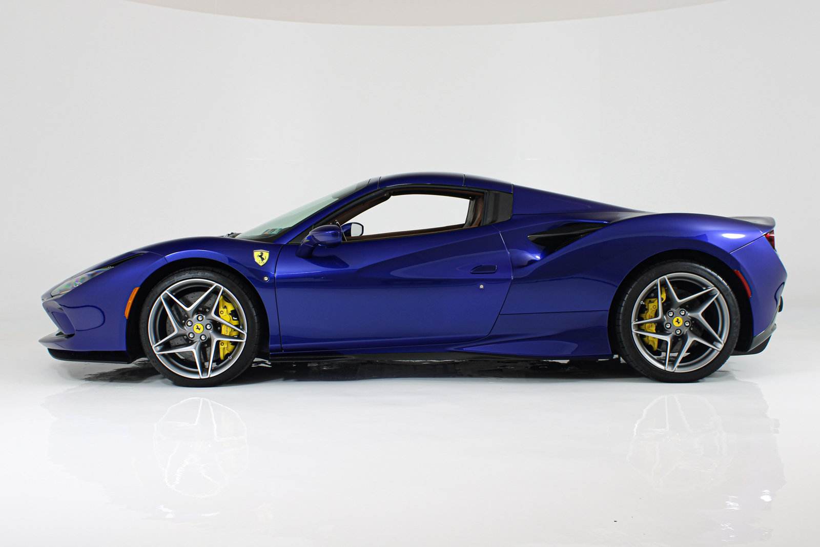 Certified 2023 Ferrari F8 Tributo RWD image 6