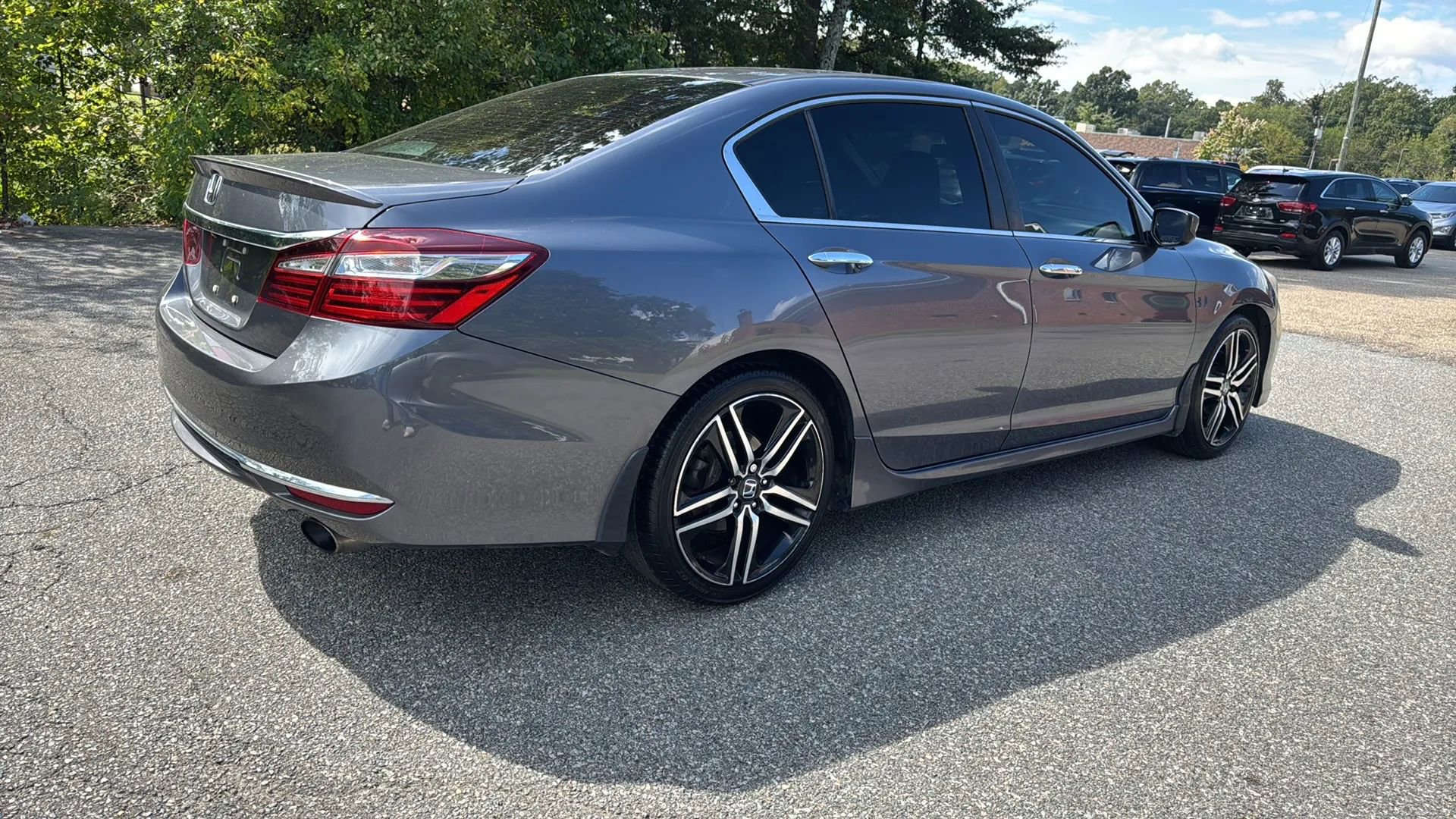 Used 2017 Honda Accord Sport image 5
