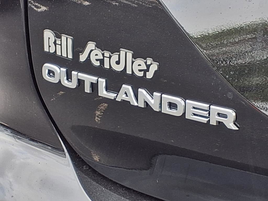 New 2025 Mitsubishi Outlander ES image 25