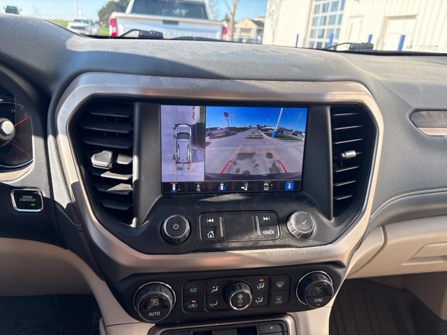 Used 2021 GMC Acadia Denali w/ Denali Ultimate Package AWD/4WD image 13