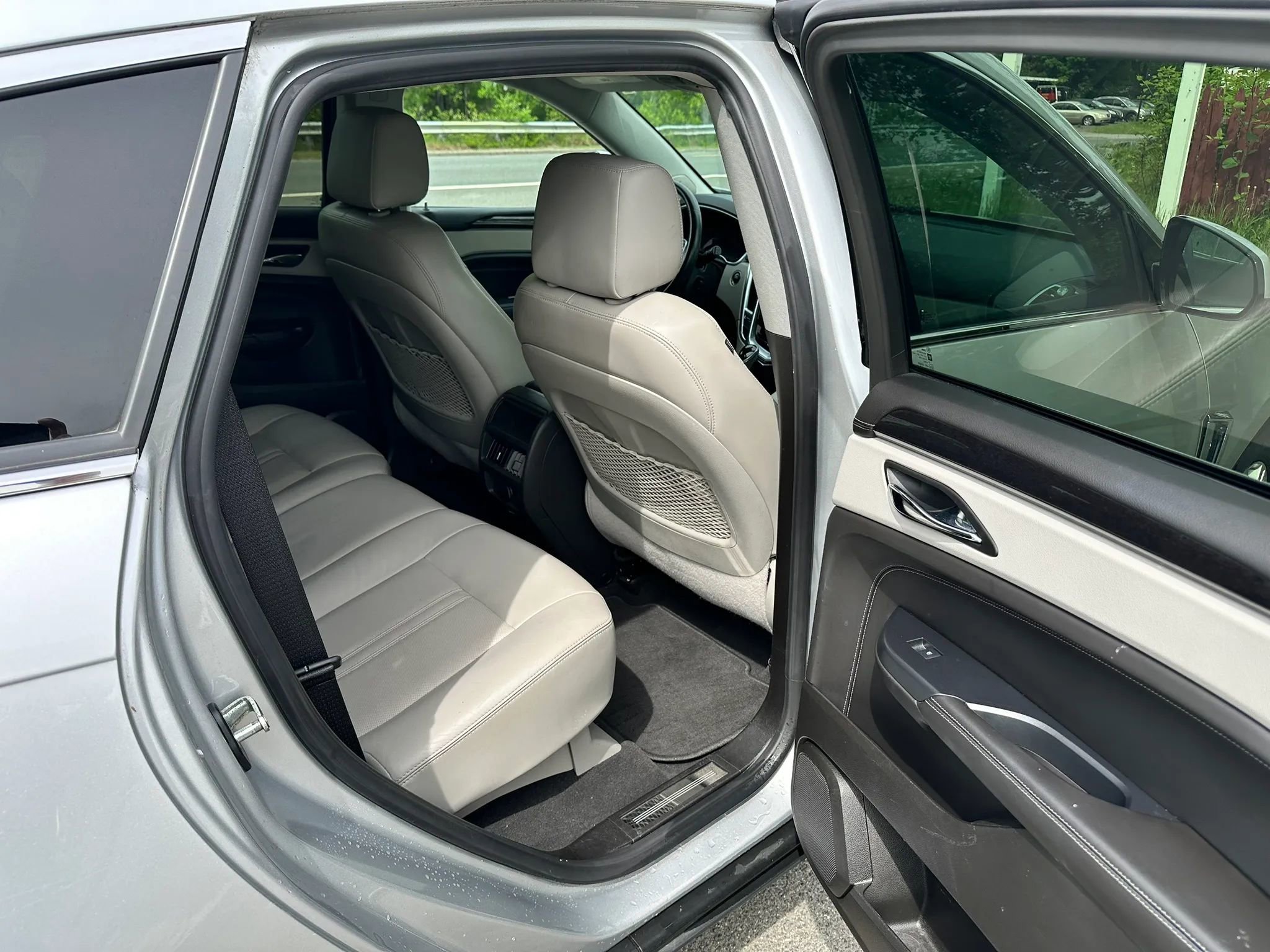 Used 2013 Cadillac SRX Luxury w/ Driver Awareness Package AWD/4WD image 17