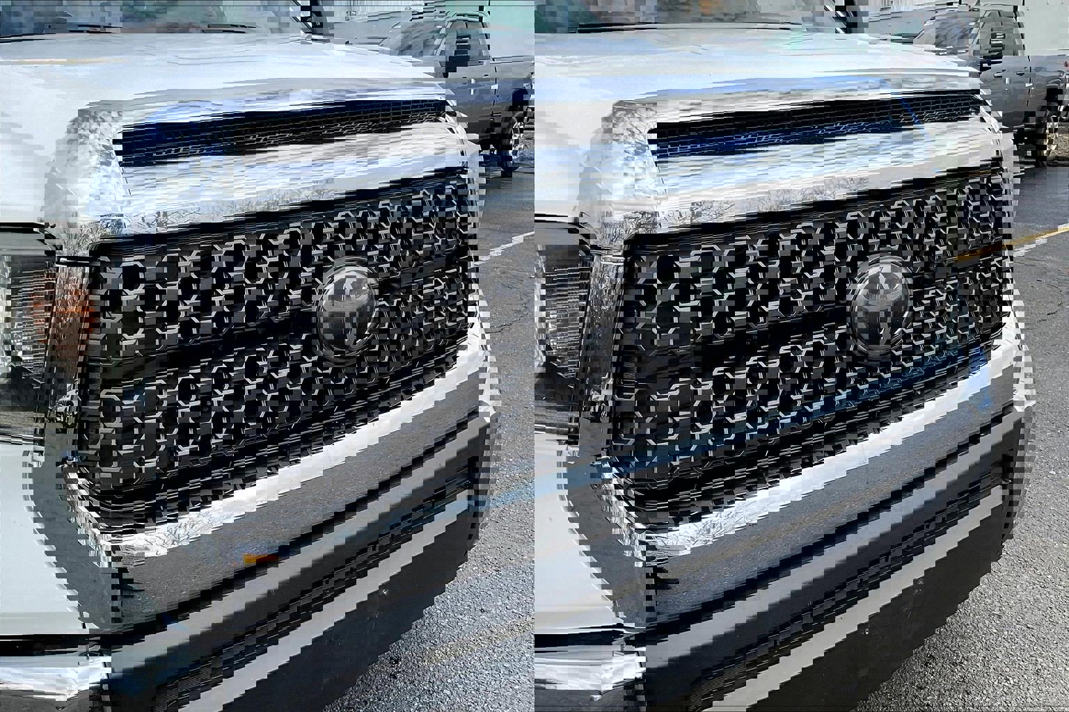 Used 2018 Toyota Tundra SR5 w/ SR5 Upgrade Package image 24