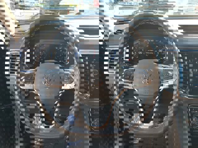 Used 2023 Volkswagen Atlas SE image 29