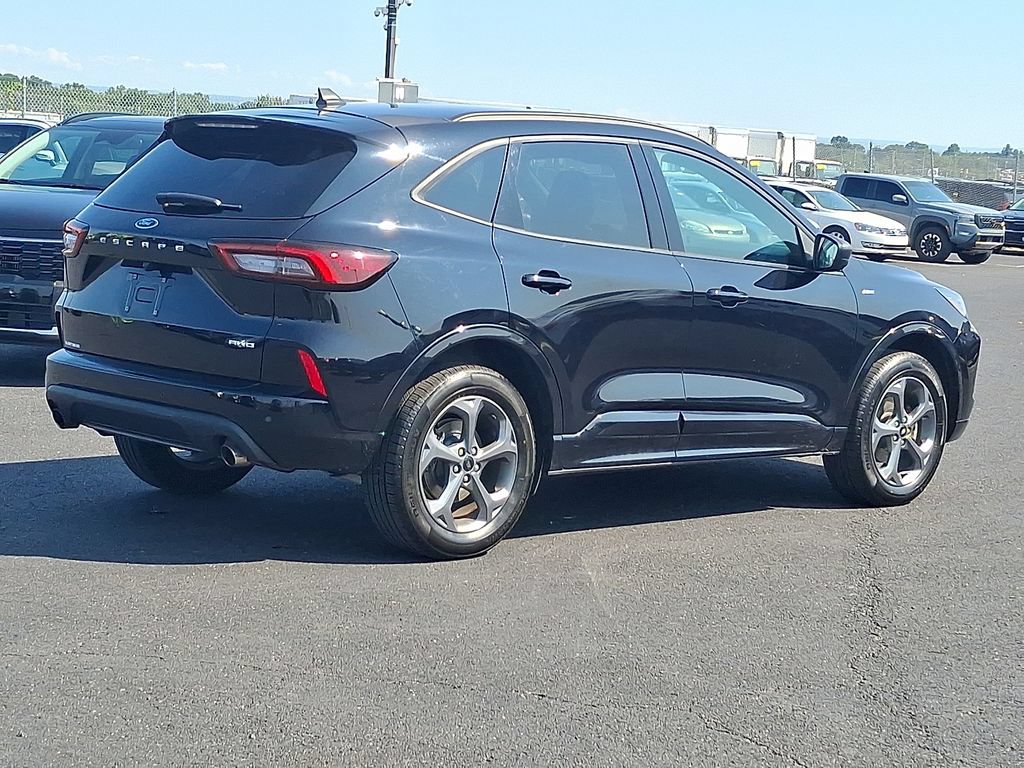 Used 2023 Ford Escape ST-Line w/ Tech Pack #1 AWD/4WD image 6