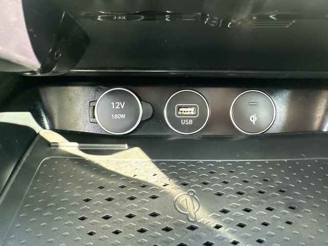 Used 2022 Genesis G70 2.0T w/ Prestige Package RWD image 36