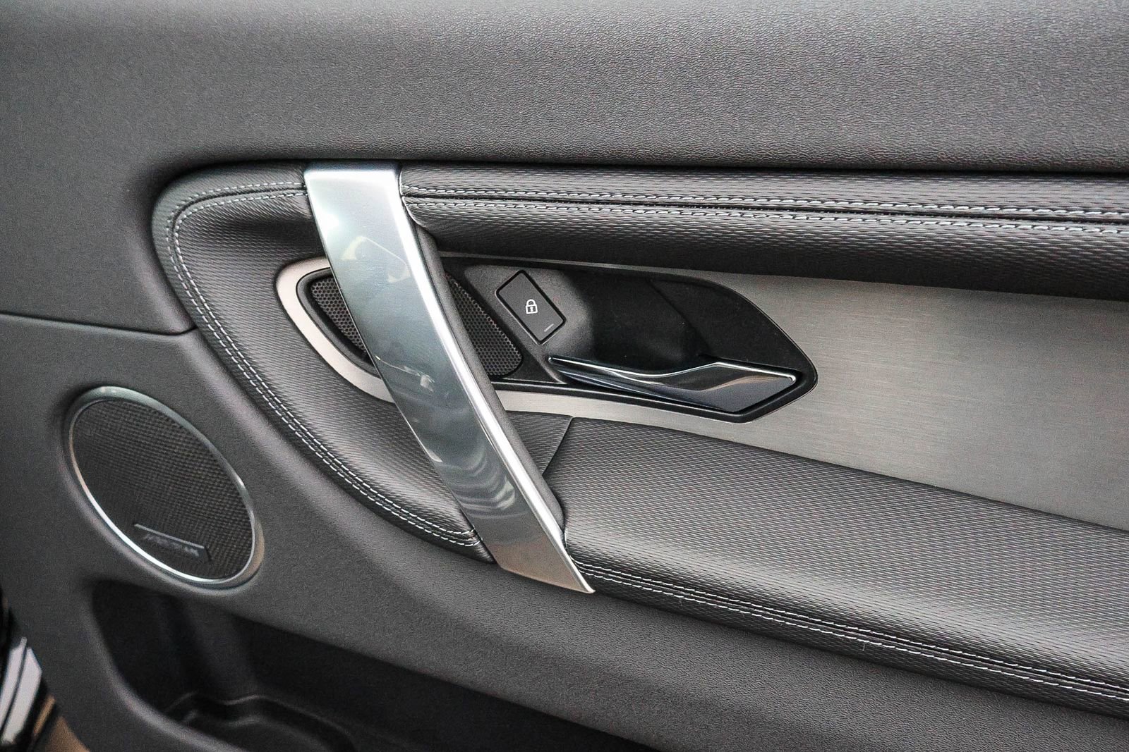 New 2026 Land Rover Discovery Sport Landmark image 19