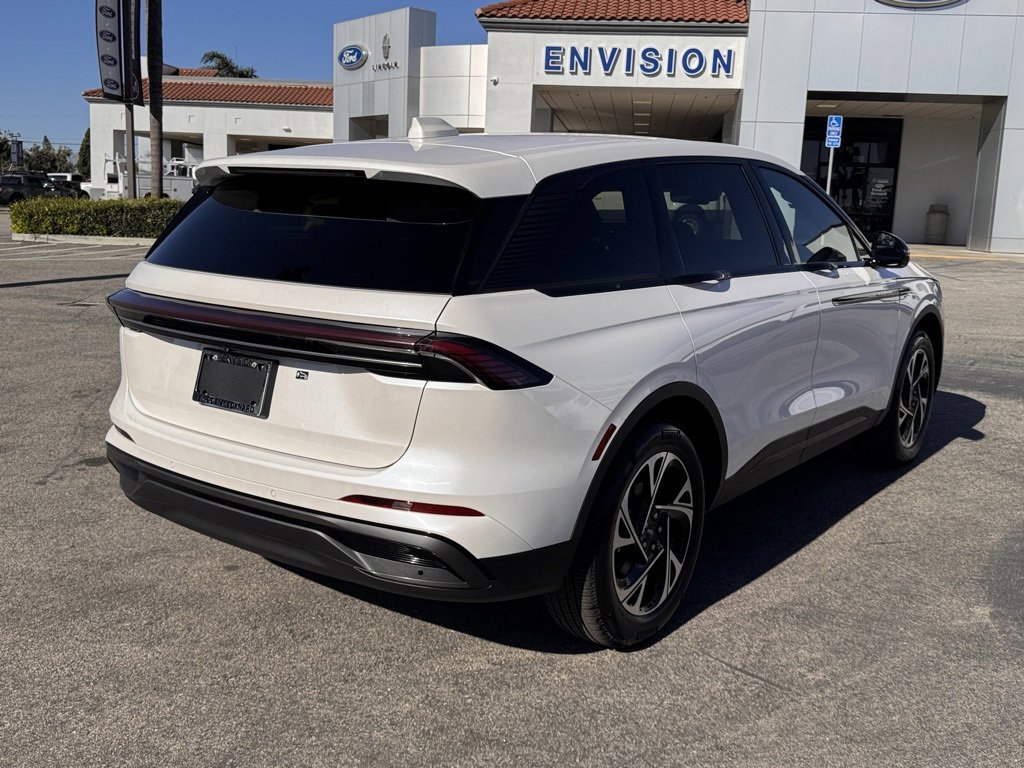 Used 2025 Lincoln Nautilus Premier w/ Jet Appearance Package image 12