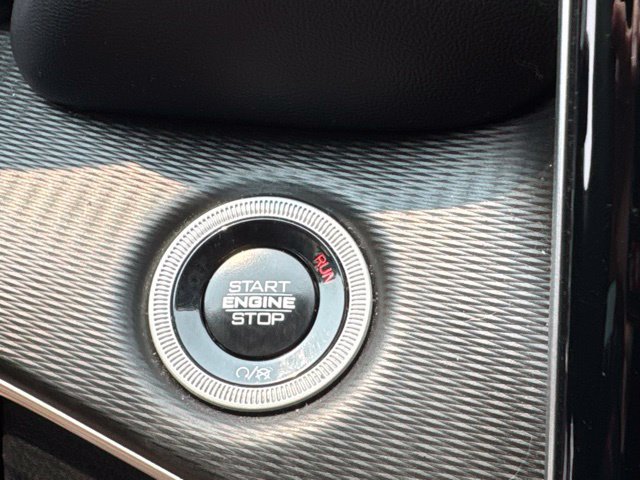 Used 2025 Jeep Grand Cherokee Laredo X w/ Luxury Tech Group I AWD/4WD image 36