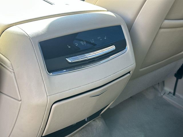 Used 2024 Cadillac Escalade Premium Luxury image 41
