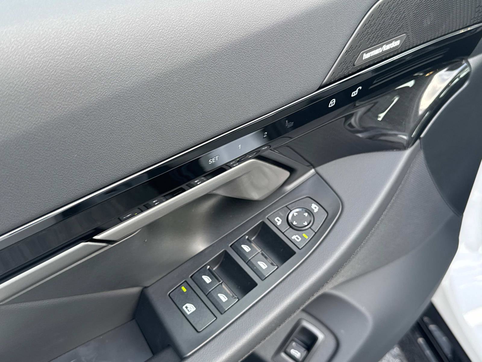 Certified 2025 BMW 530i w/ M Sport Package image 17