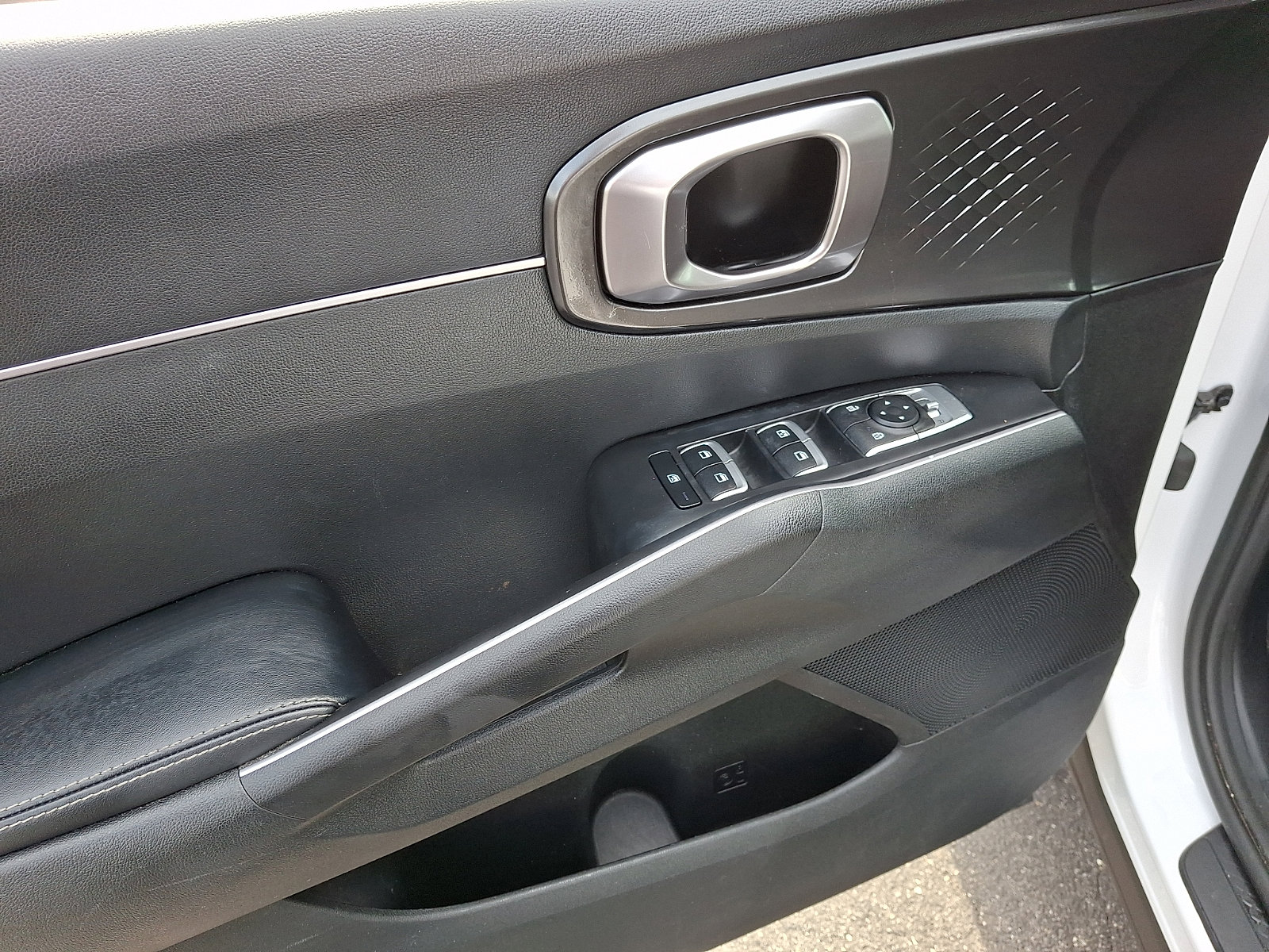 Used 2021 Kia Sorento LX image 14