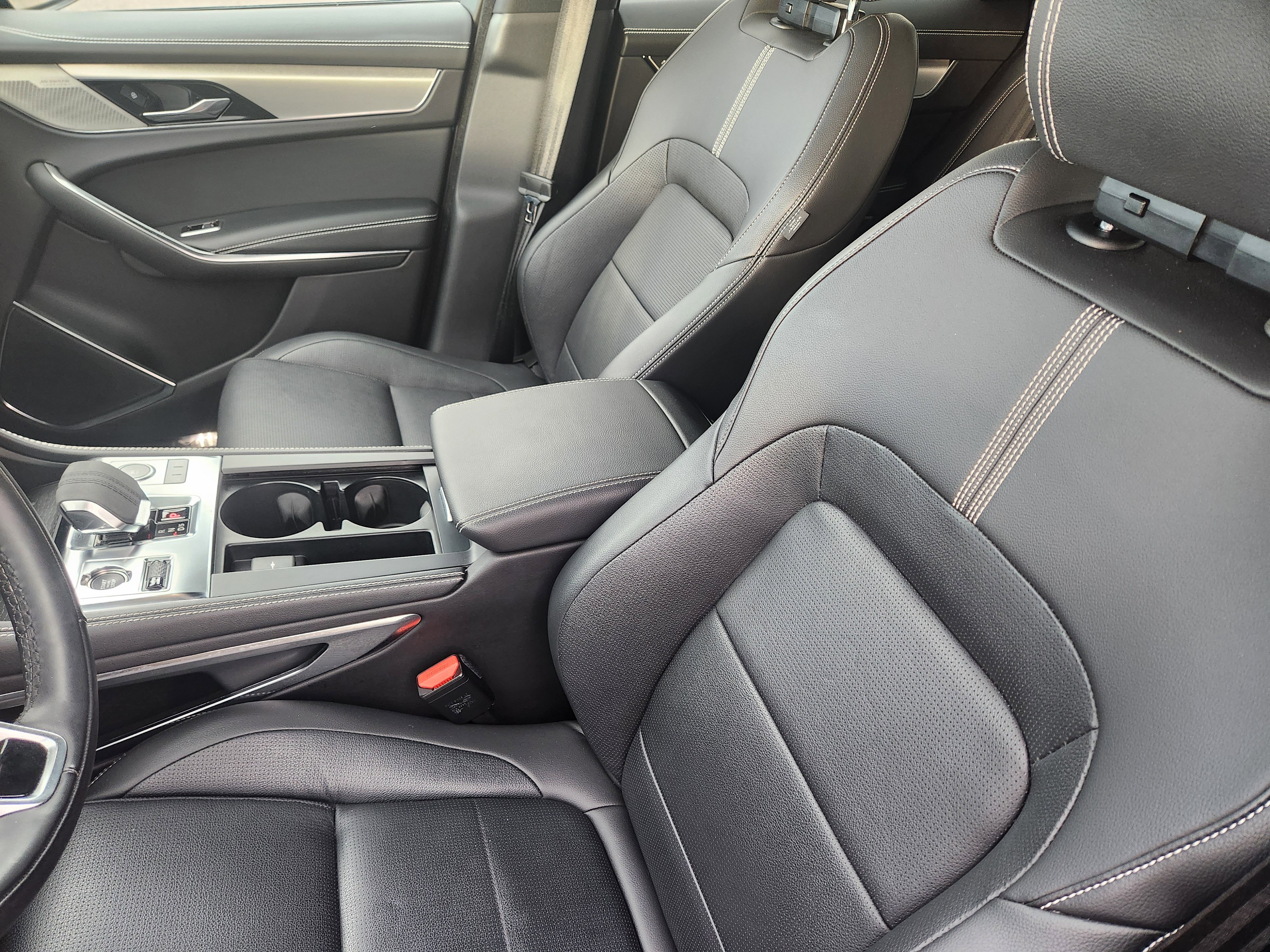 Used 2024 Jaguar F-PACE R-Dynamic S image 16