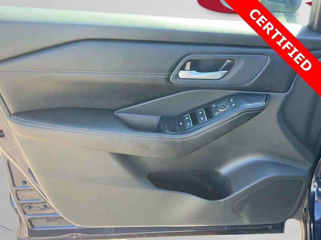 Certified 2026 Nissan Rogue SL AWD/4WD image 16