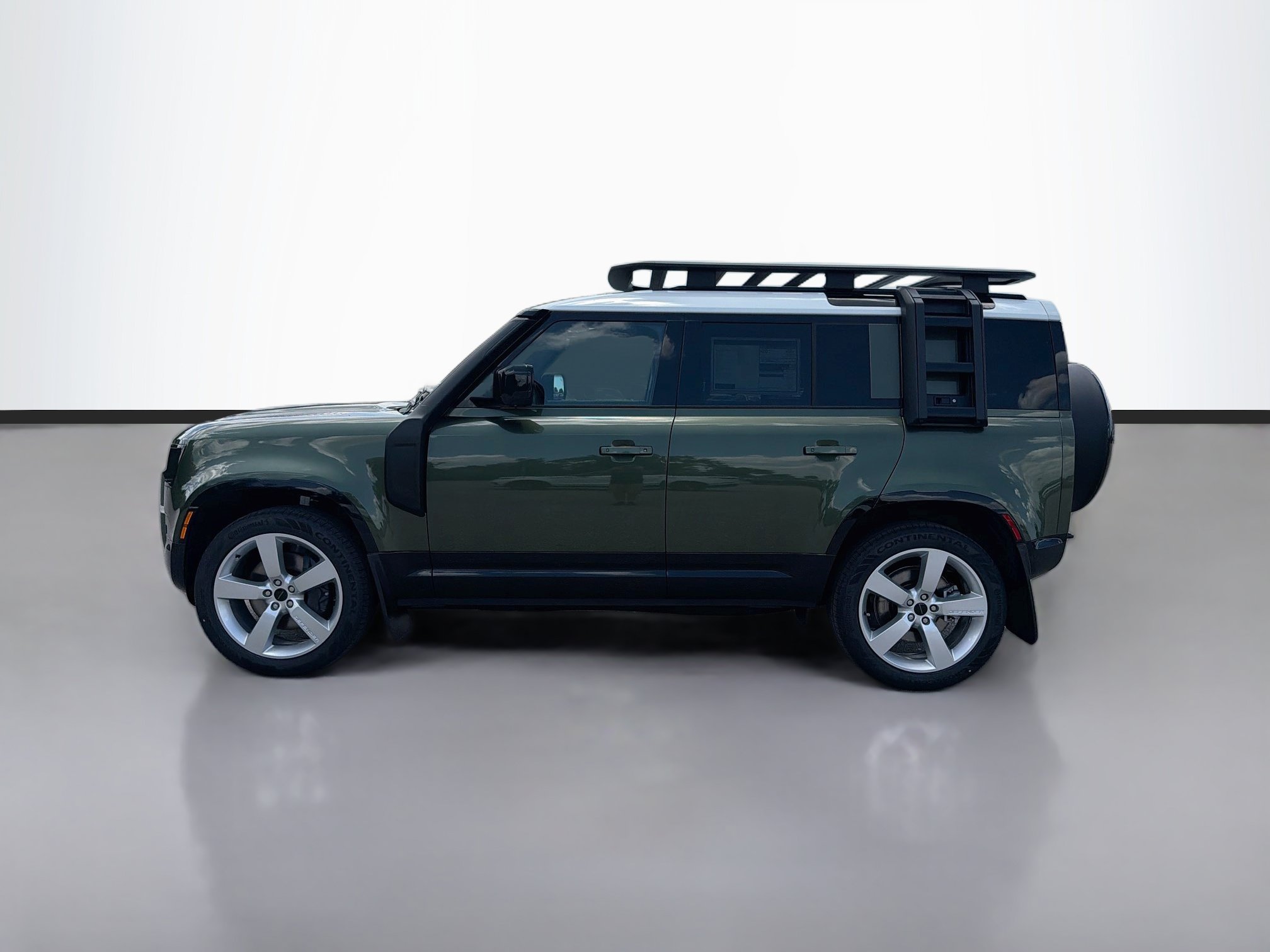 New 2026 Land Rover Defender 110 X-Dynamic SE AWD/4WD image 2