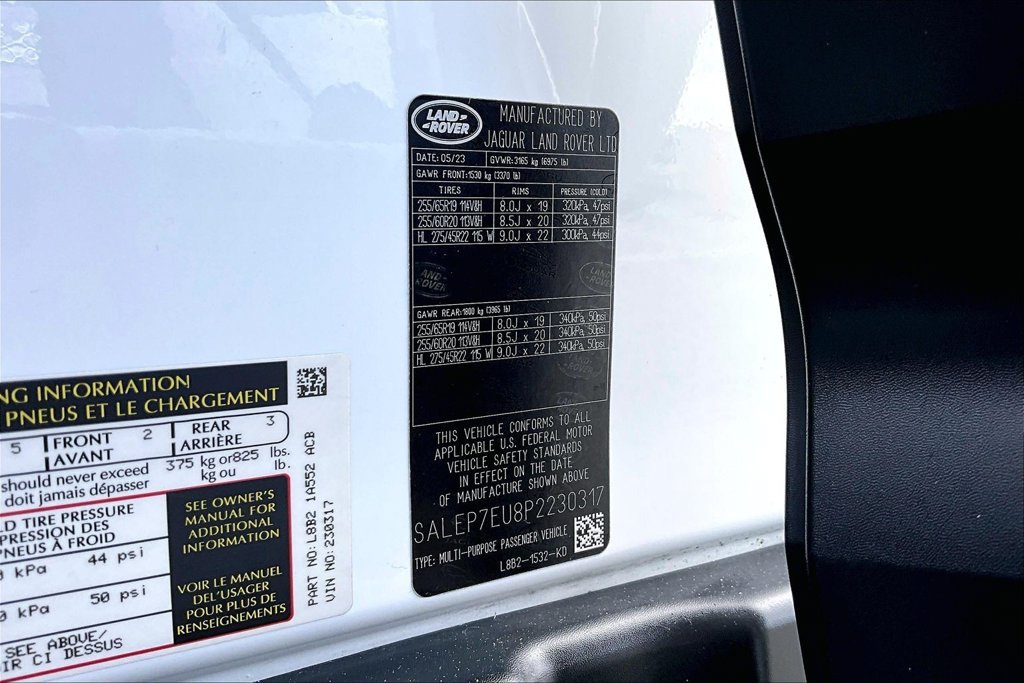 Certified 2023 Land Rover Defender 110 SE AWD/4WD image 17