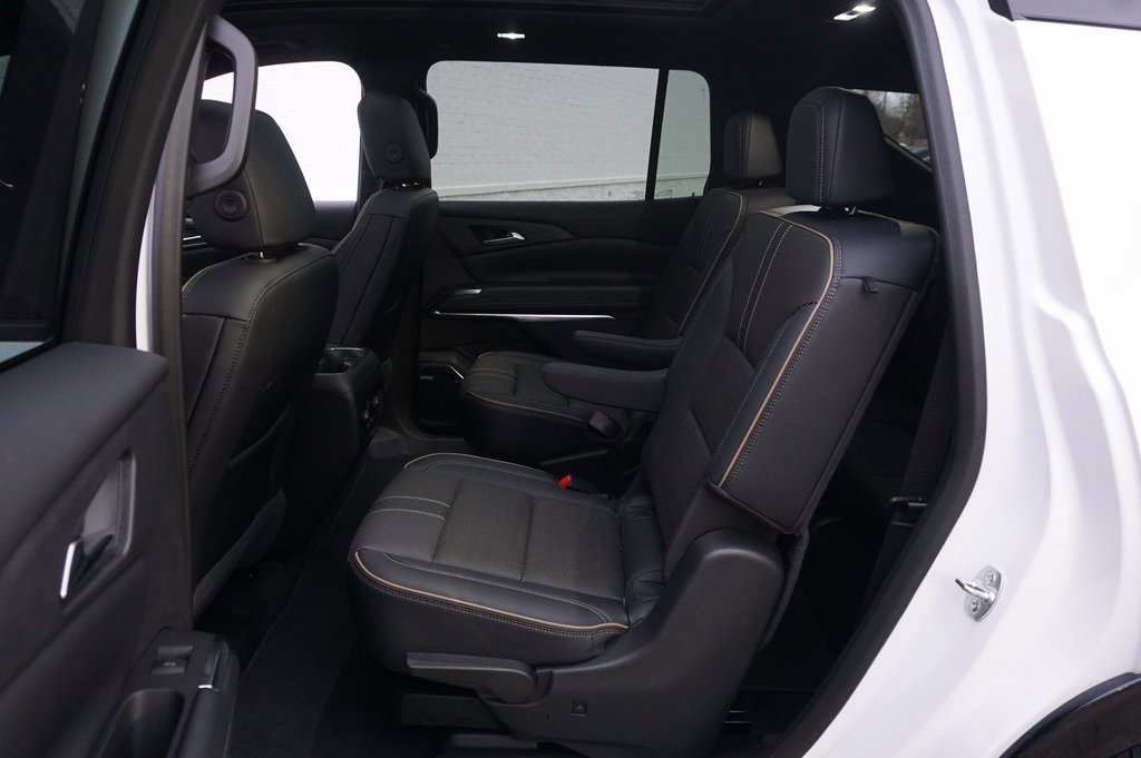 Certified 2025 Chevrolet Traverse High Country image 11