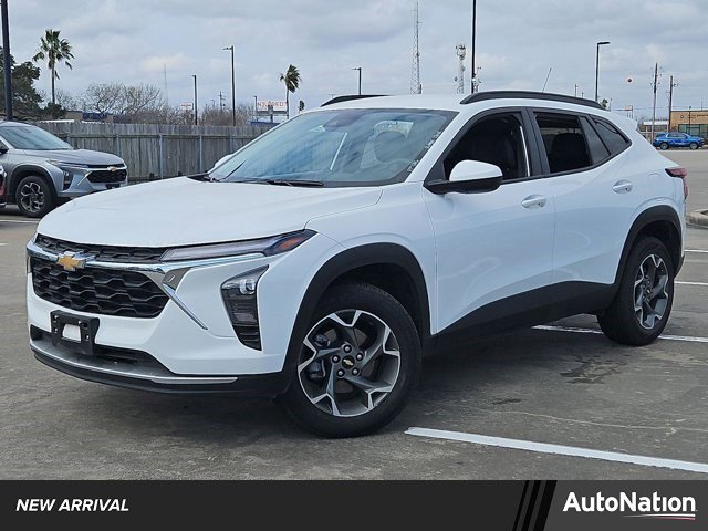 Used 2025 Chevrolet Trax LT image 1