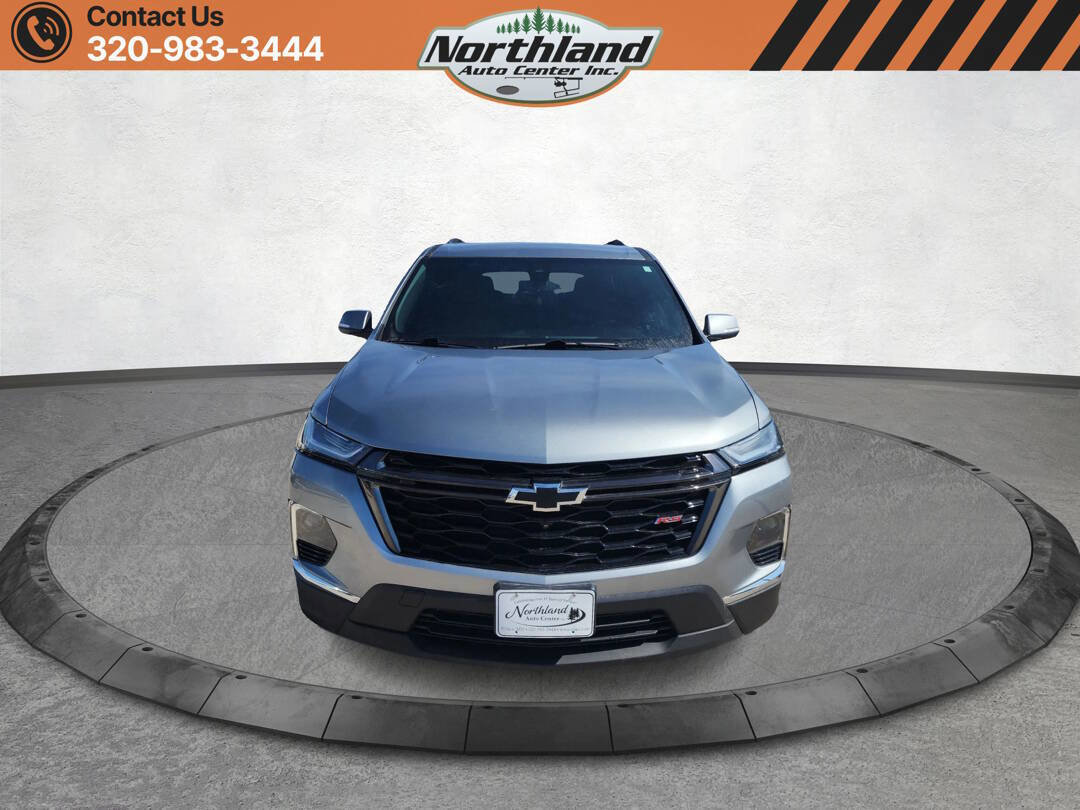 Used 2023 Chevrolet Traverse RS AWD/4WD image 2