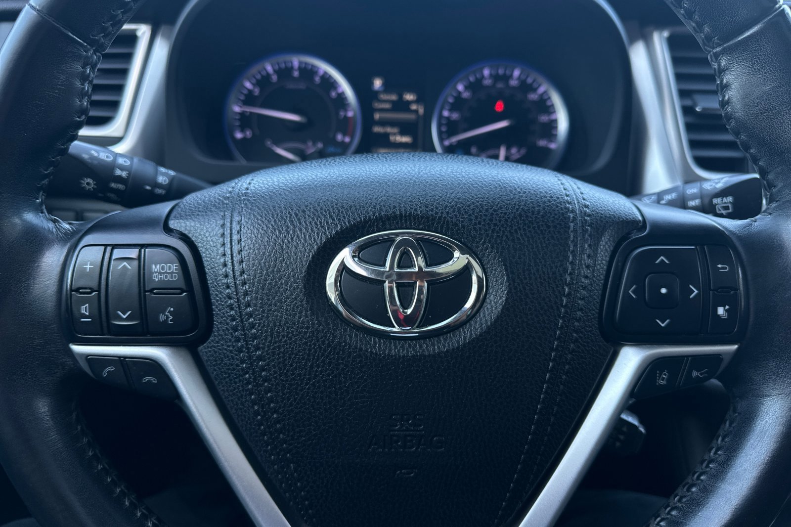Certified 2019 Toyota Highlander Limited AWD/4WD image 24