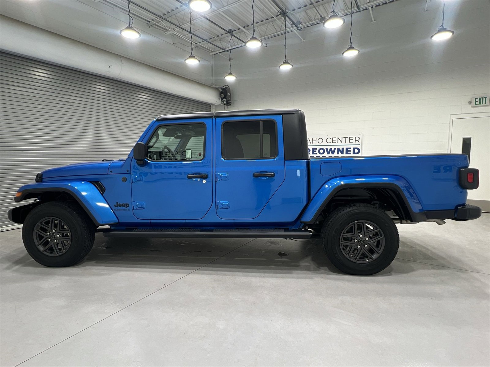 Used 2024 Jeep Gladiator Sport image 5
