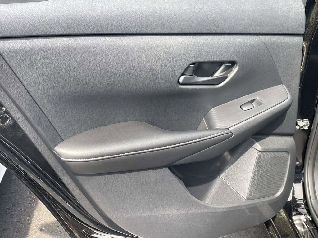 Used 2025 Nissan Sentra S image 12