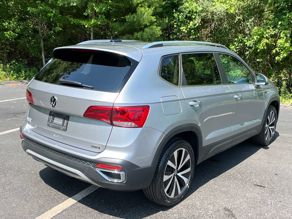 Used 2022 Volkswagen Taos SE FWD image 5