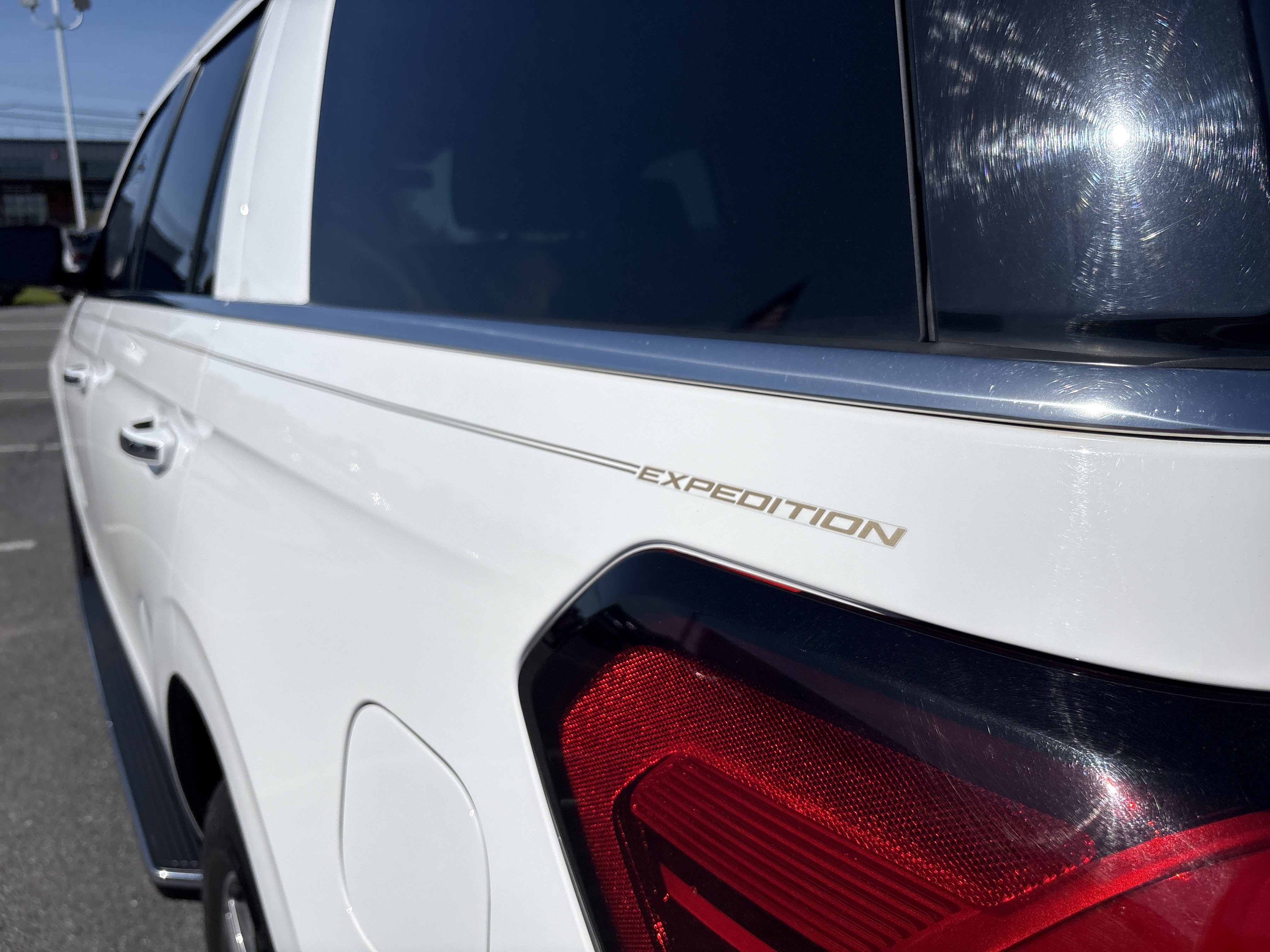 Certified 2022 Ford Expedition Limited AWD/4WD image 4