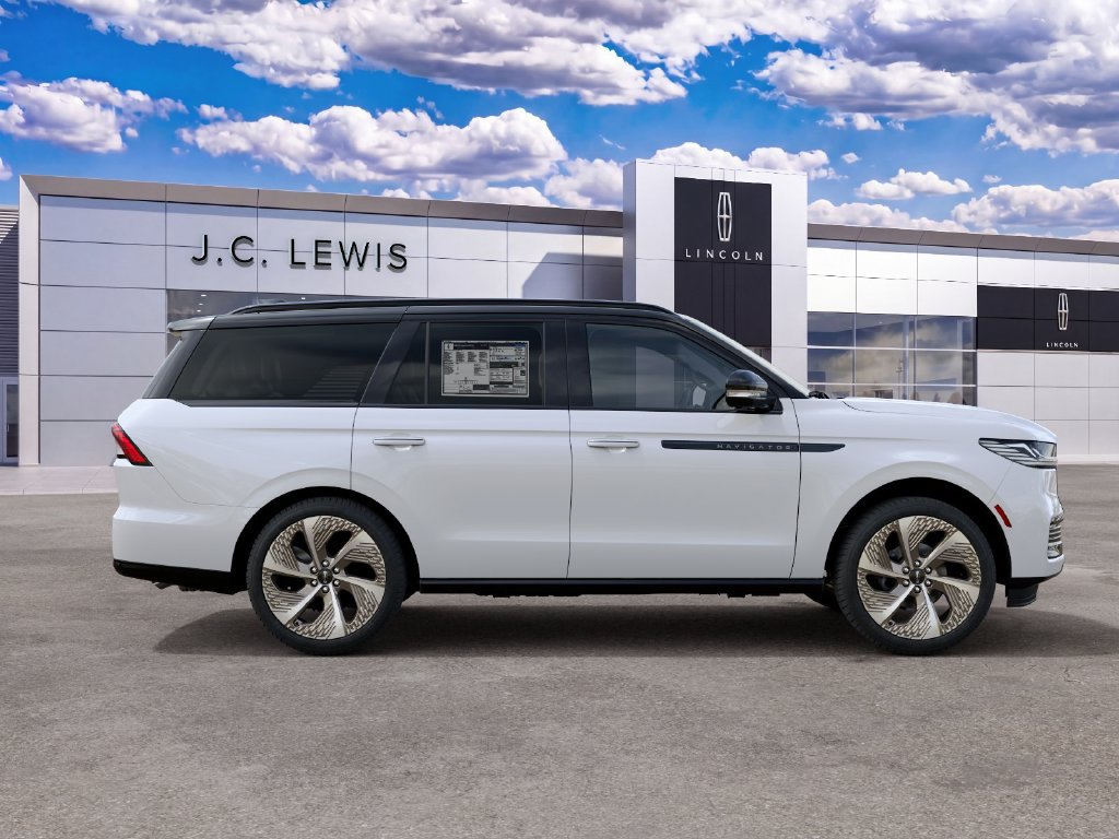New 2027 Lincoln Navigator Black Label w/ Black Label Special Edition AWD/4WD image 8