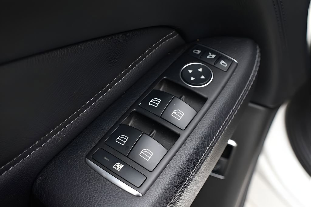 Used 2018 Mercedes-Benz GLE 43 AMG 4MATIC w/ Night Package image 22