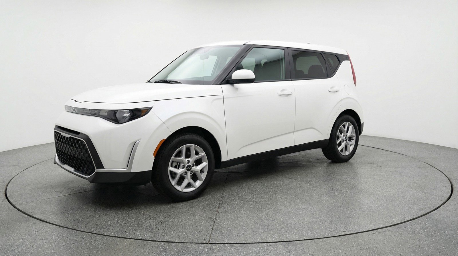 Used 2025 Kia Soul LX w/ LX Technology Package image 3