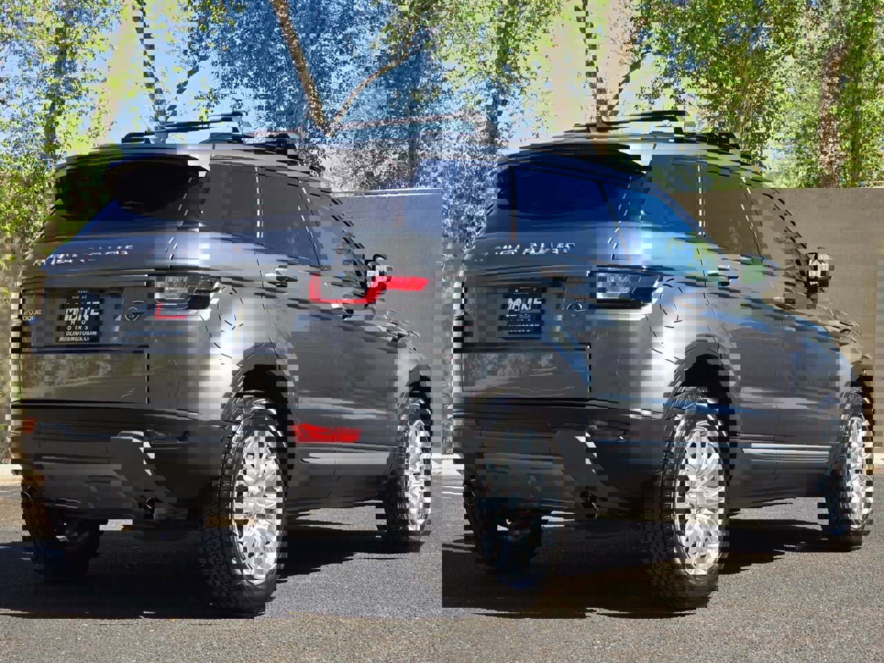 Used 2017 Land Rover Range Rover Evoque SE image 10