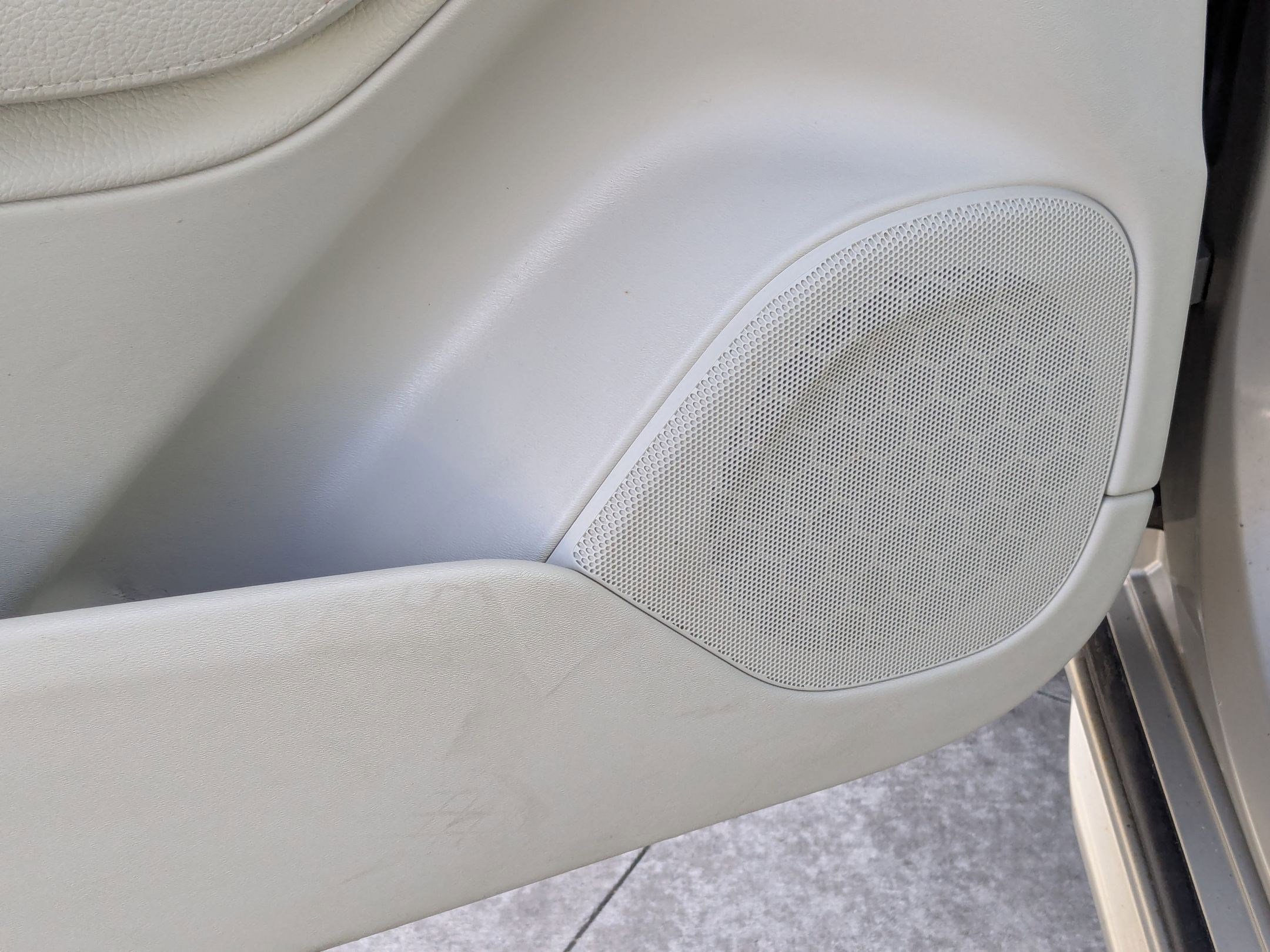 Used 2016 Volvo XC90 T5 Momentum image 15